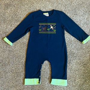 ~Adorable~ Boutique Infant Boys 18 Months Navy Green Embroidered Duck Dog Outfit
